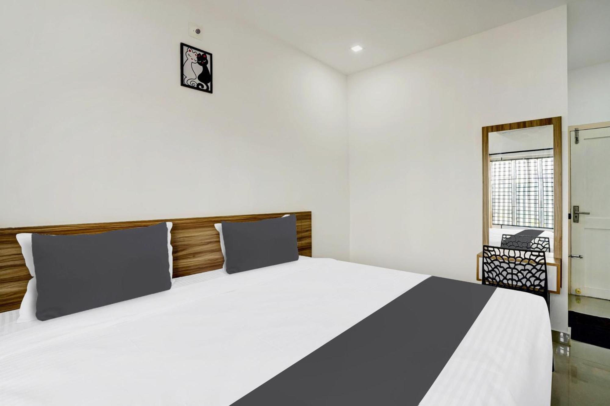 Hotel O Grand Parassini Pāppinisseri Dış mekan fotoğraf