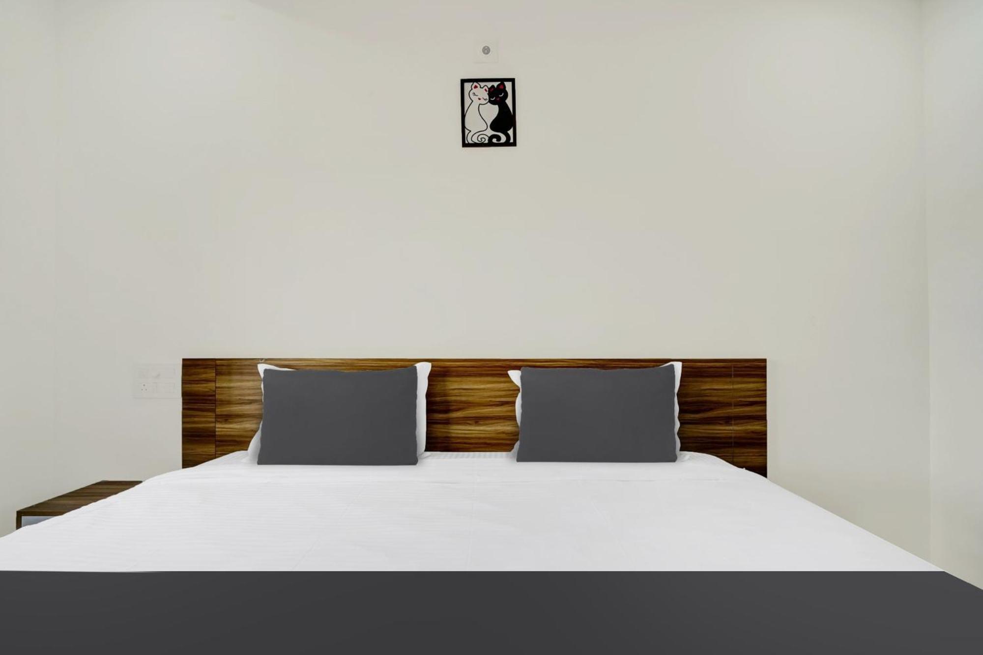 Hotel O Grand Parassini Pāppinisseri Dış mekan fotoğraf